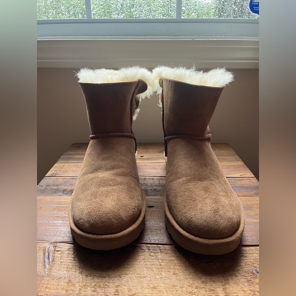 UGG Shoes - UGG Mini Bailey Bow Boots - Size 6